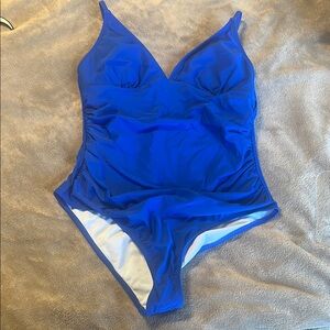 CUPSHE Women's One Piece Swimsuit Tummy Control V Neck Bathing Suit